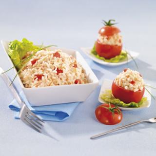 Salade de riz au surimi et au crabe